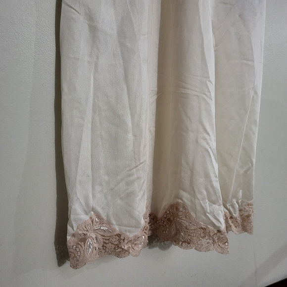 Vintage  retro Sleepwear peachy cream in size F/44 - Picture 3 of 13